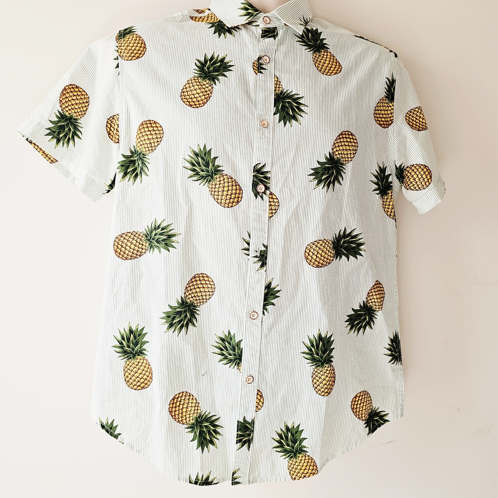 Men's Medium Denim & Flower Ricky Singh Pineapple Shirt Tropical Button Down